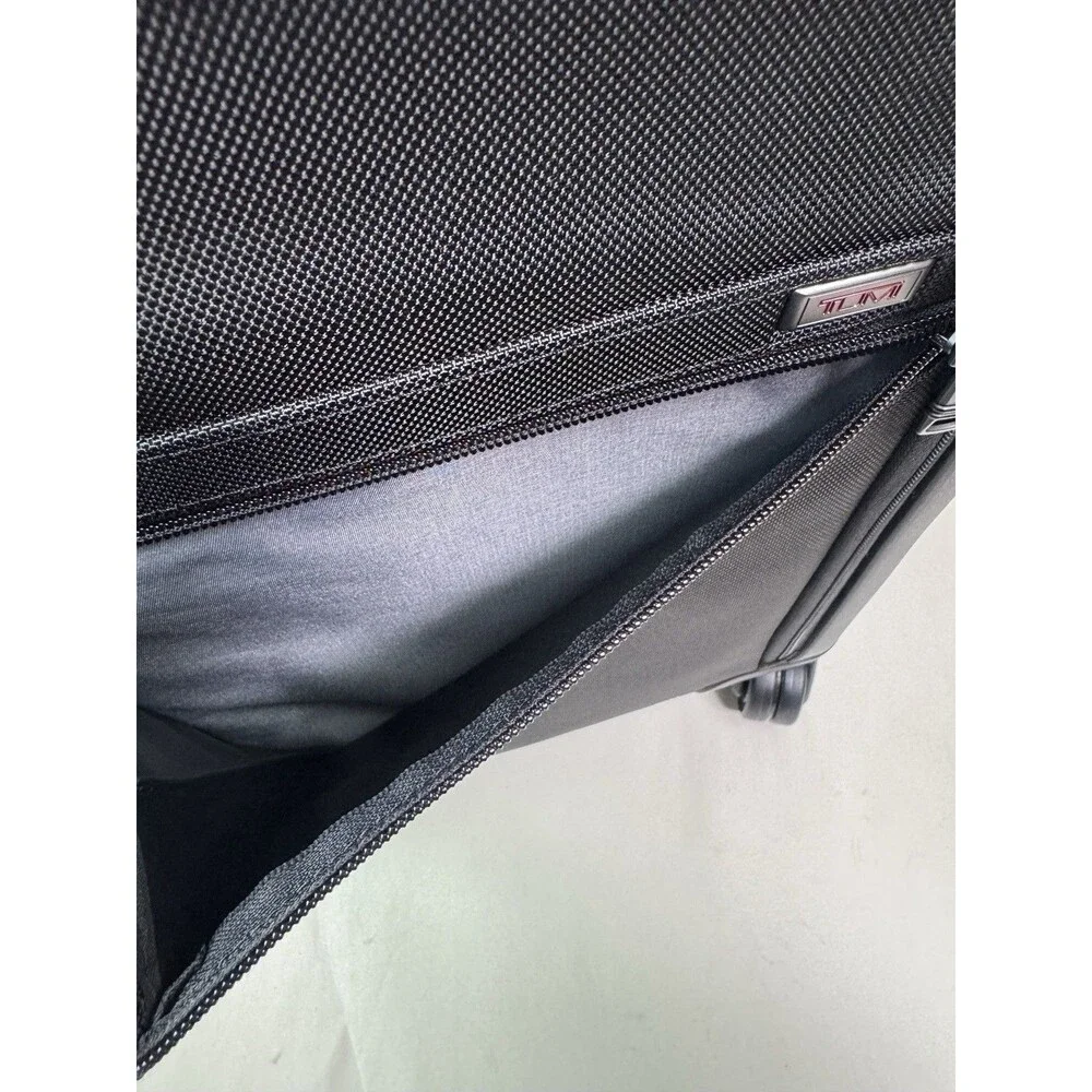 Tumi Alpha 3 International Expandable 4 Wheeled CarryOn Spinner Suitcase Luggage
